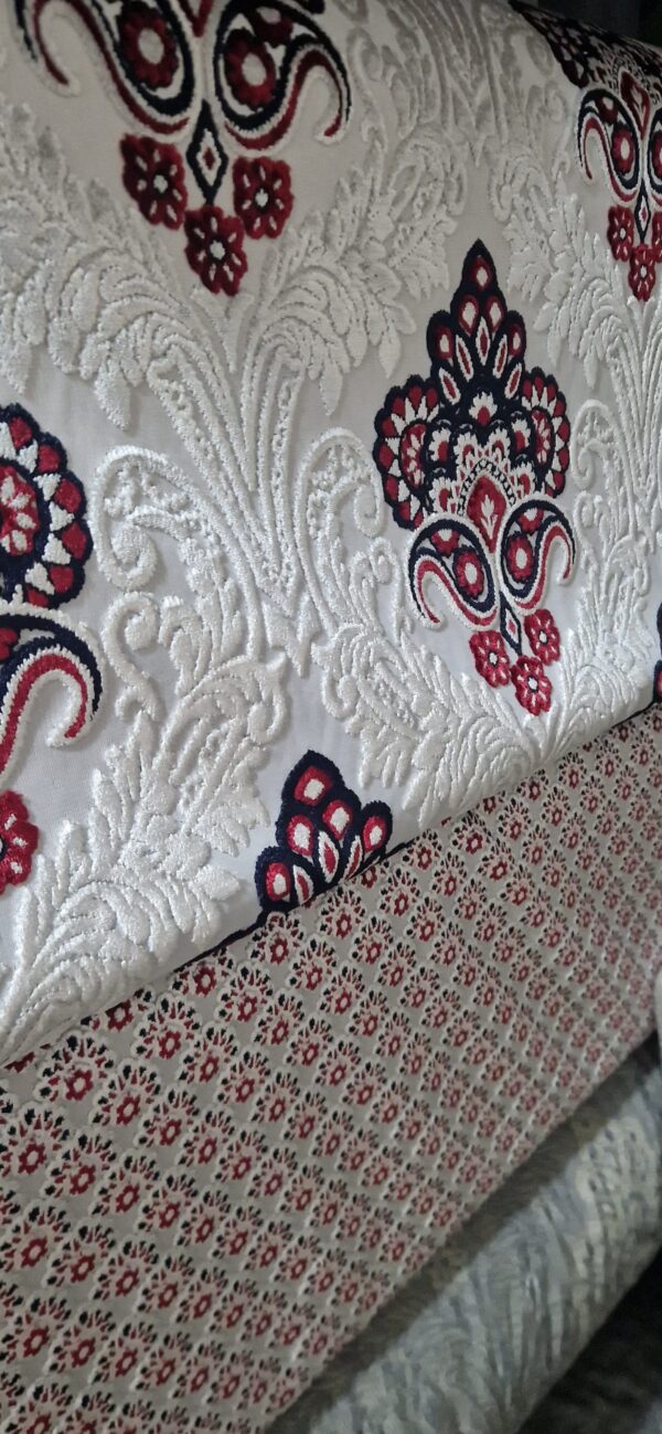 velours 3D bleu marin et rouge